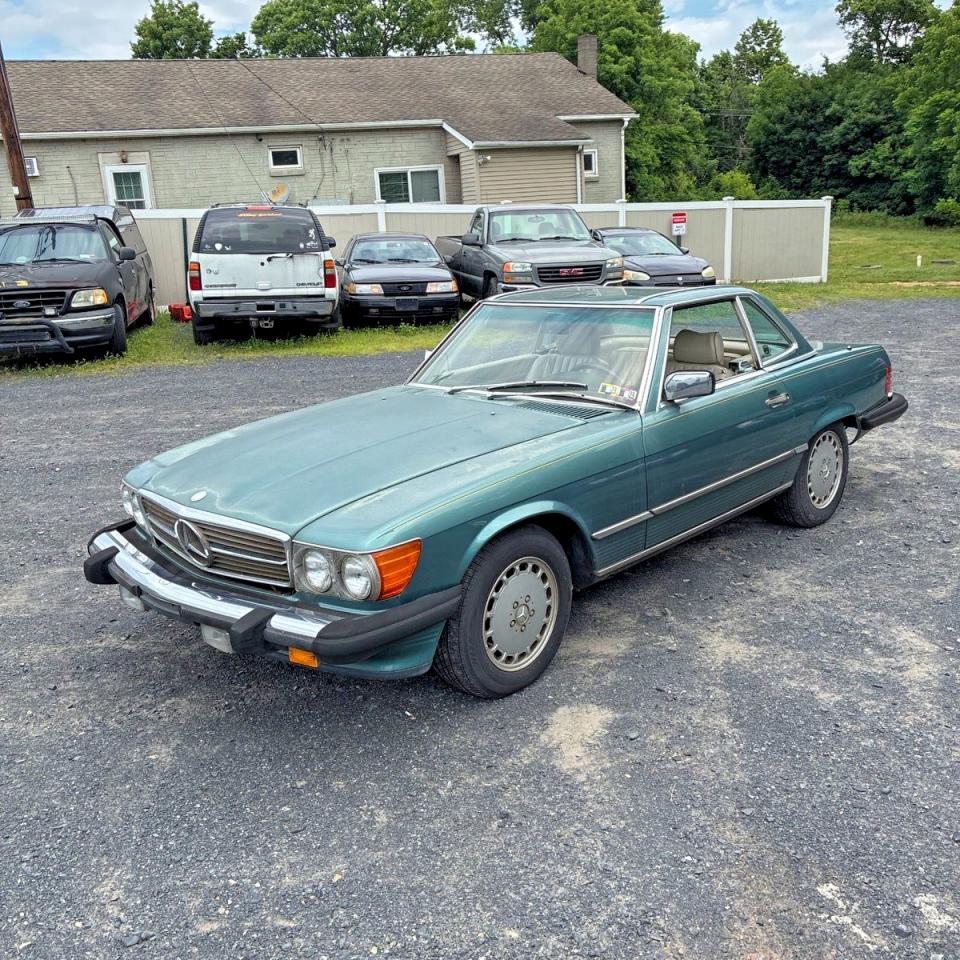 1988 Mercedes-Benz 560 SL, VIN WDBBA48D0JA081404 — Normal wear