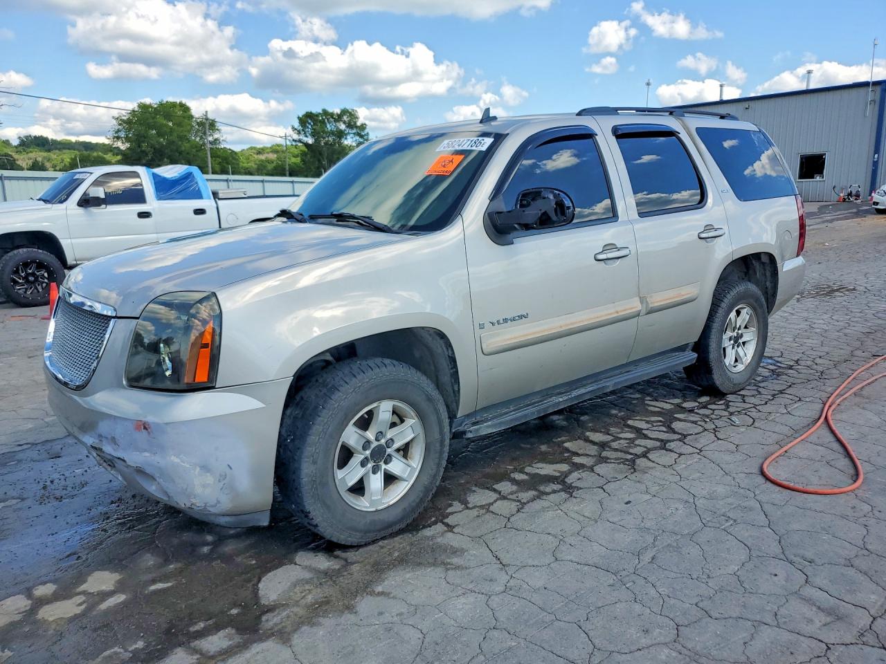 2007 GMC Yukon SLT, VIN 1GKFK13087R392919 — Interior fire