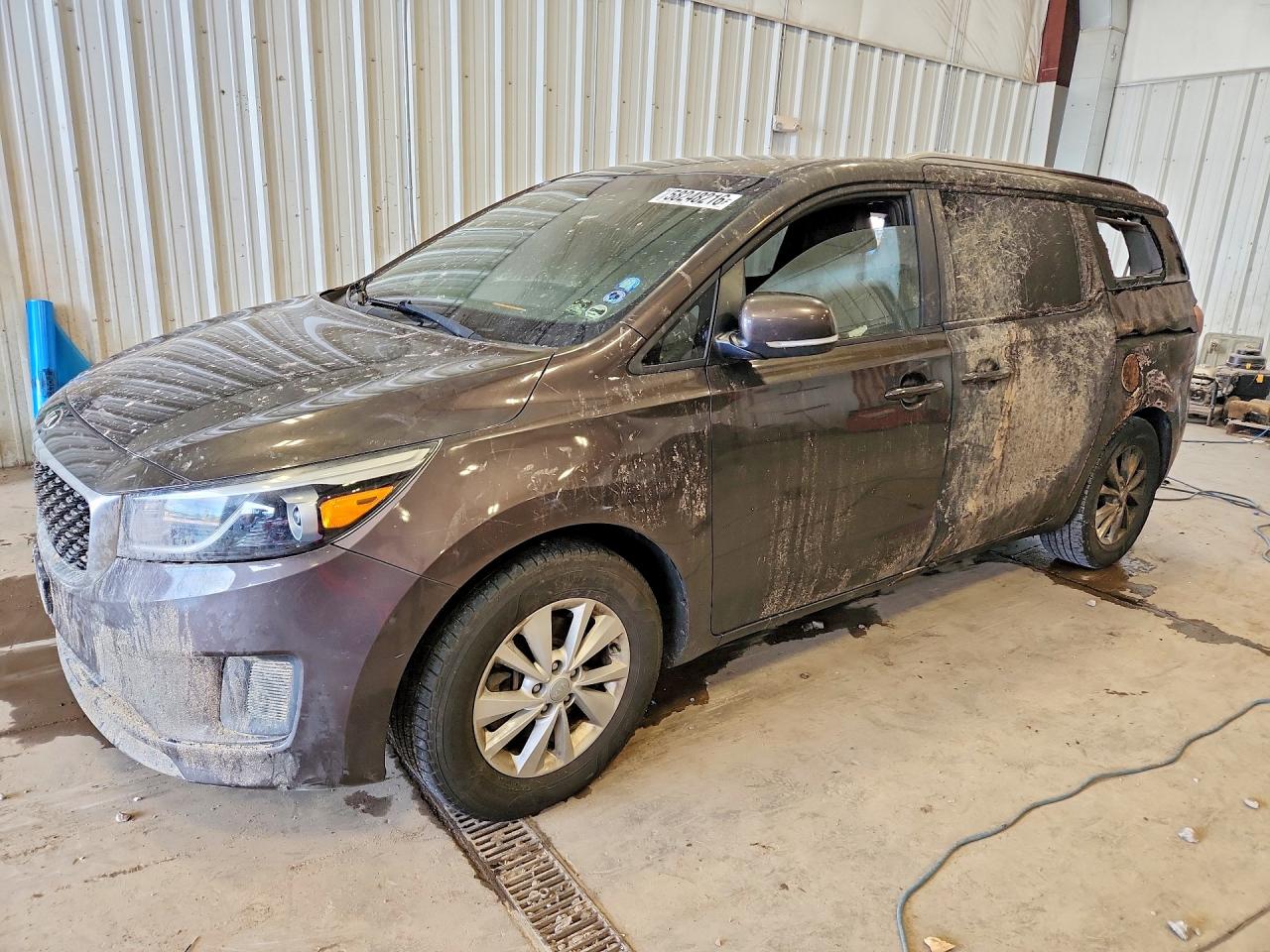 2016 Kia Sedona LX, VIN KNDMB5C14G6084764 — Пожар в салоне