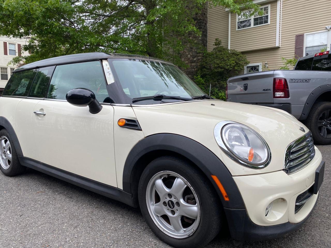 2011 MINI Clubman, VIN WMWZF3C52BTX82234 — Auction photo