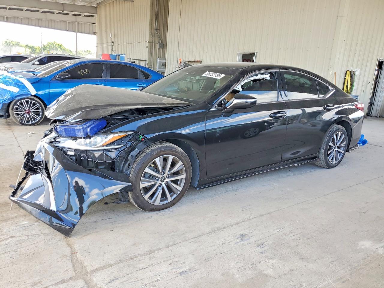 2020 Lexus ES 350, VIN 58ADZ1B12LU067753 — Front end