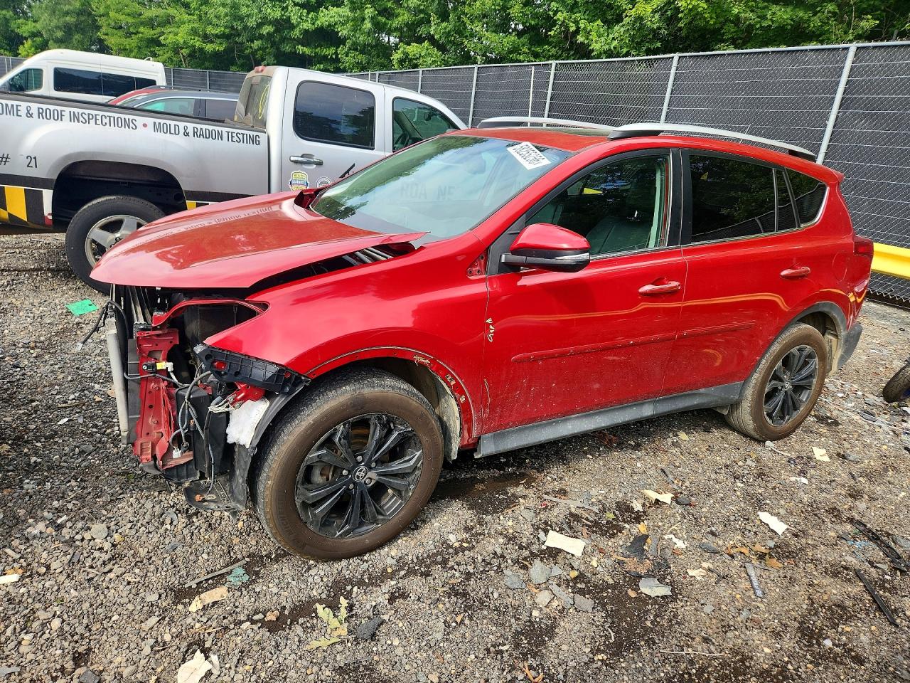 2015 Toyota RAV4 Limited, VIN 2T3DFREV0FW300716 — Front end