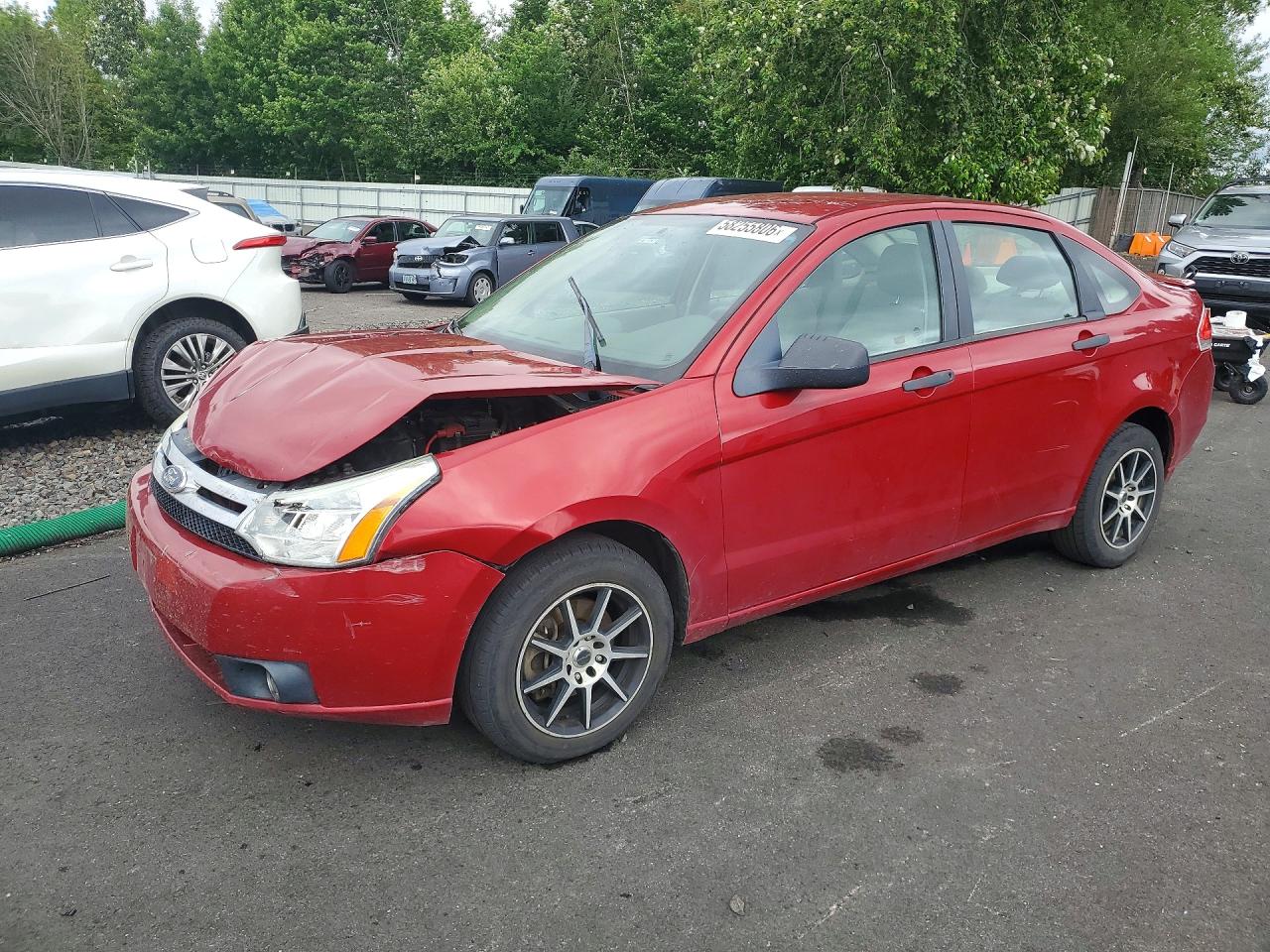 2011 Ford Focus SE, VIN 1FAHP3FN5BW107344 — Front end