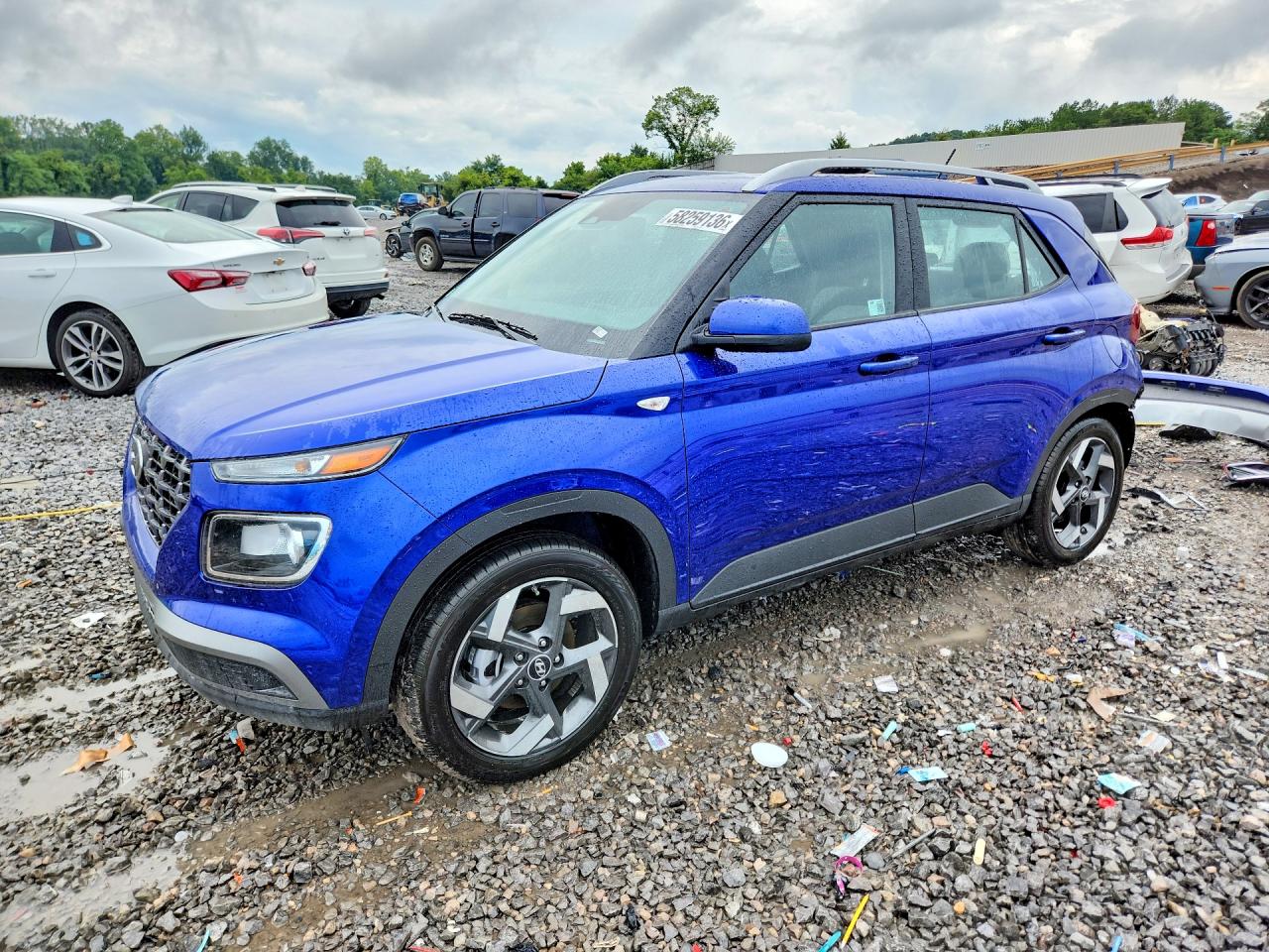 2025 Hyundai Venue SEL, VIN KMHRC8A38SU406637 — Бок