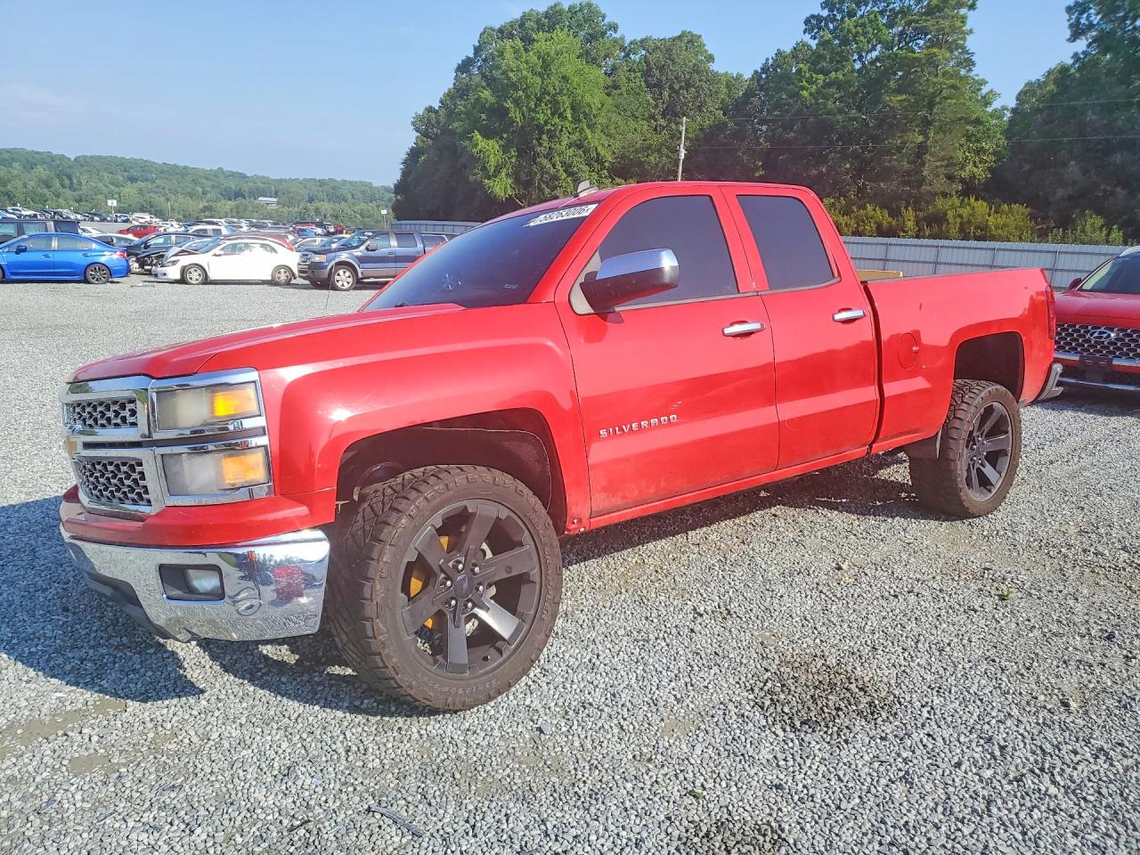 2014 Chevrolet Silverado 1500 LT, VIN 1GCRCREH6EZ284397 — Side