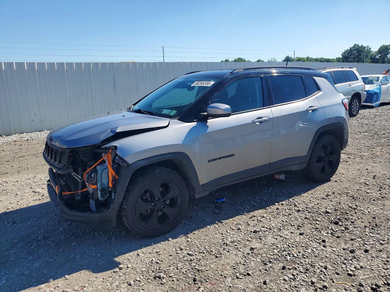 2018 Jeep Compass Altitude, VIN 3C4NJDBB3JT395059 — Front end