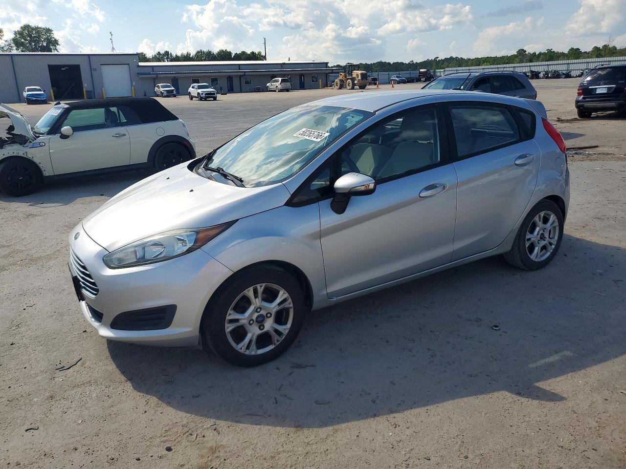 2014 Ford Fiesta SE, VIN 3FADP4EJ3EM165265 — Rear end