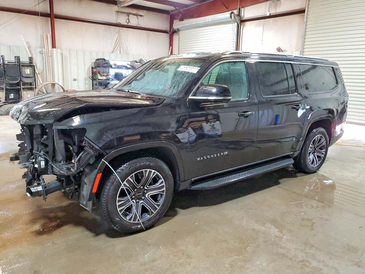 2025 Jeep Wagoneer Series II, VIN 1C4SJSBP7SS537242 — Перед