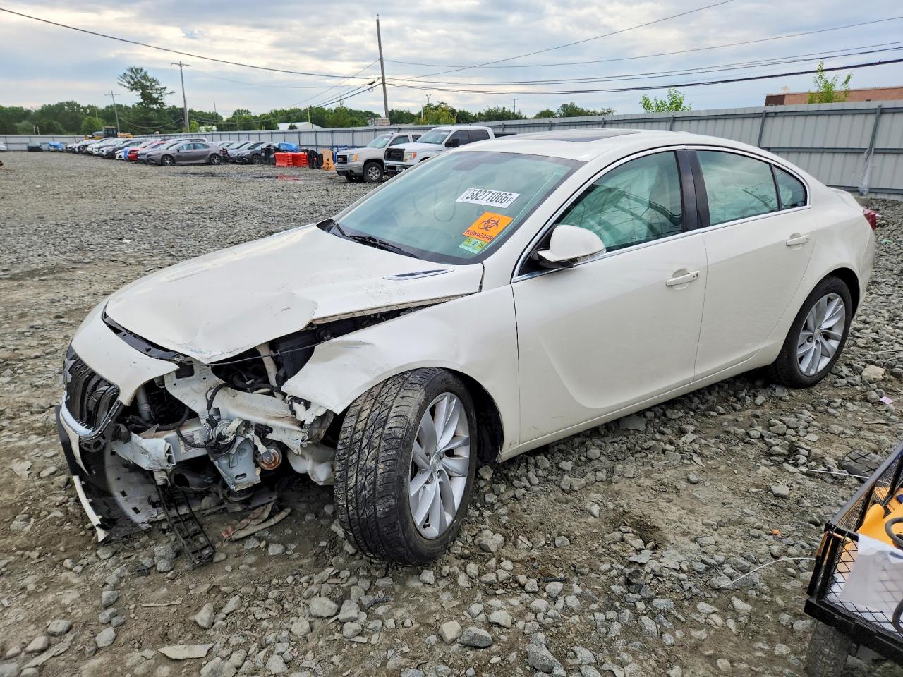 2015 Buick Regal Premium I, VIN 2G4GN5EX8F9131030 — Front end