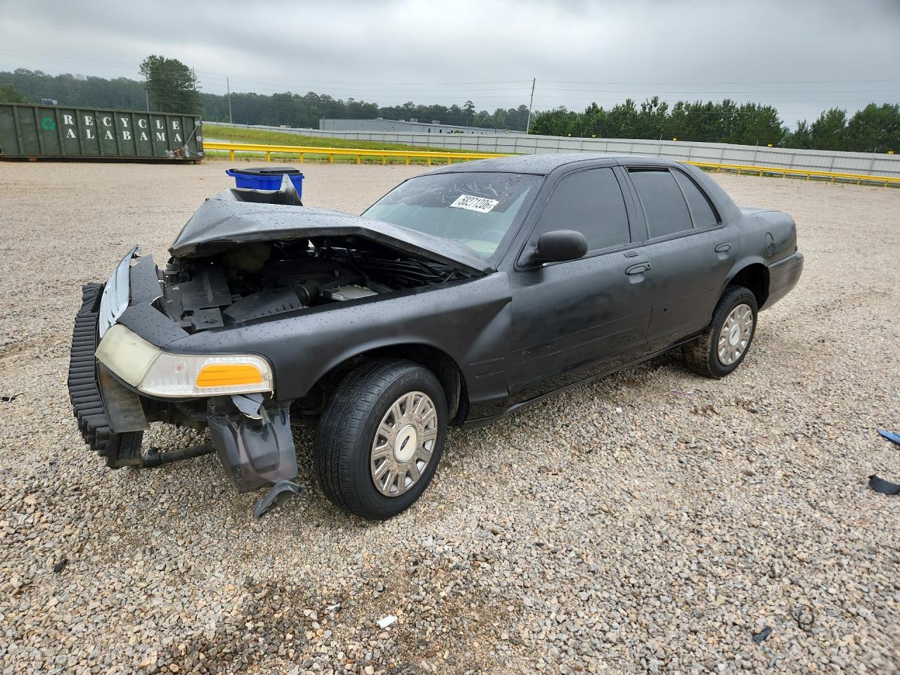 2008 Ford Crown Victoria Standard, VIN 2FAFP73V88X106558 — Front end