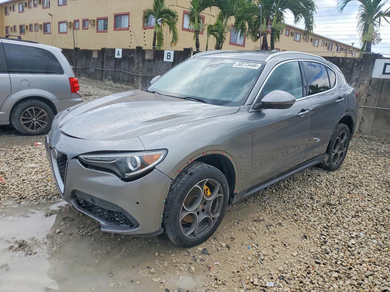 2018 Alfa Romeo Stelvio, VIN ZASFAKANXJ7B82786 — Вода / потоп
