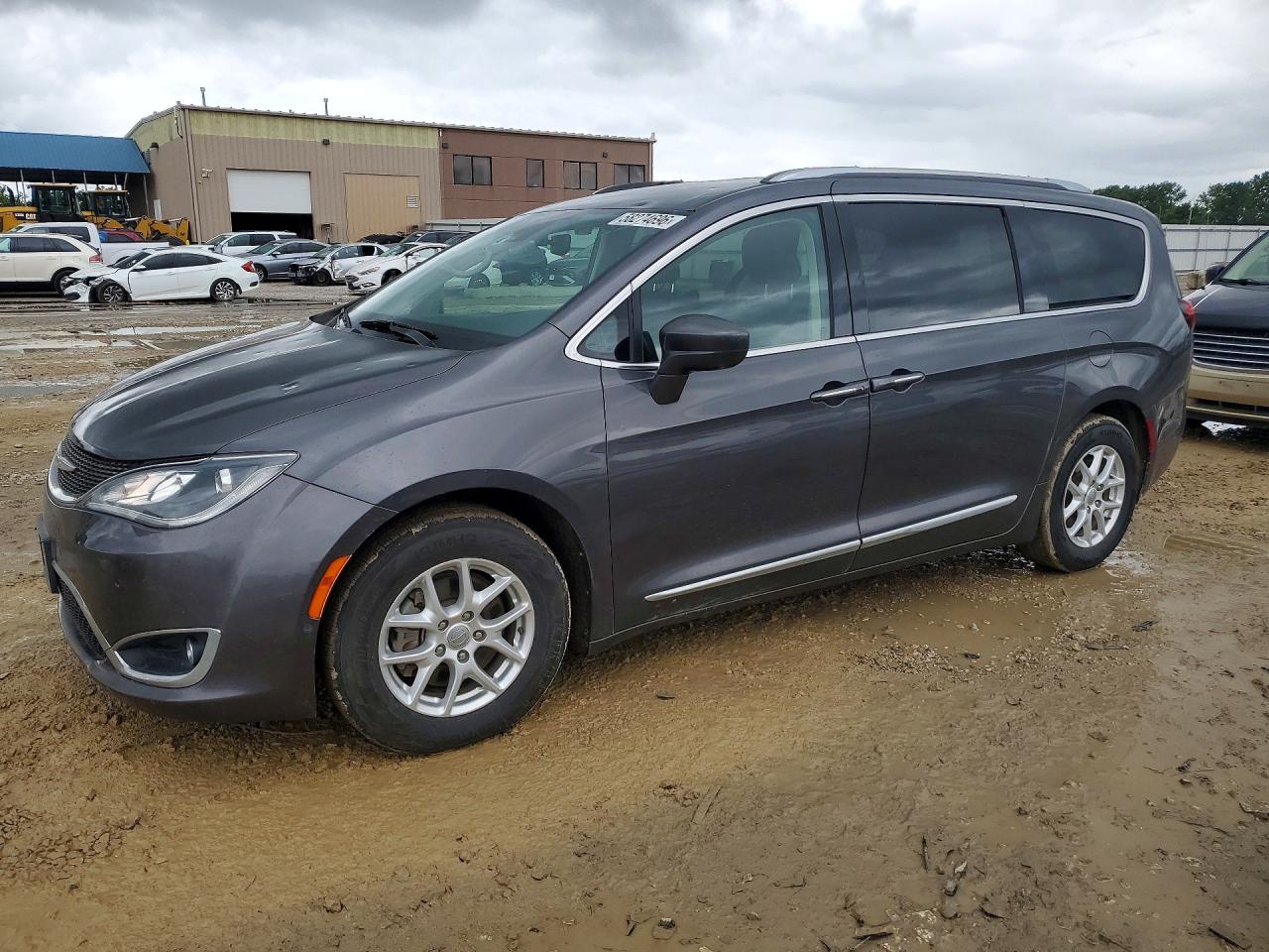 2020 Chrysler Pacifica Touring L, VIN 2C4RC1BG5LR224342 — Град