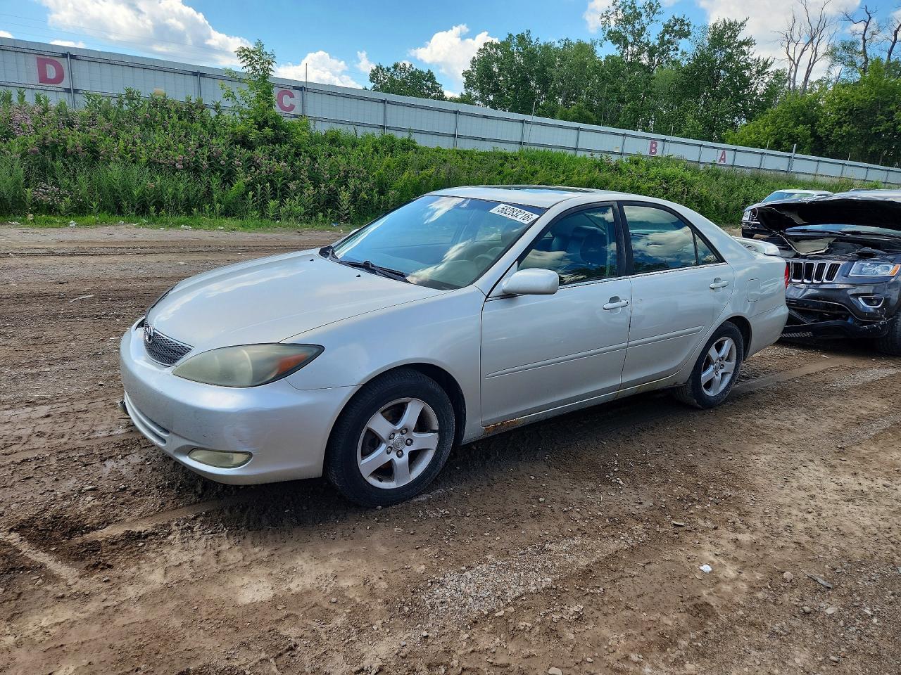 2003 Toyota Camry XLE, VIN 4T1BF30K43U551535 — Front end