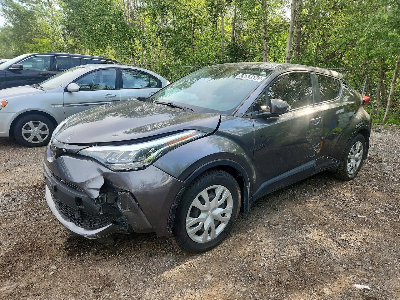 2021 Toyota C-HR XLE, VIN JTNKHMBX3M1117134 — Перед