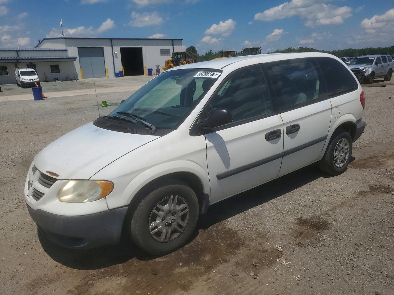 2006 Dodge Caravan SE, VIN 1D4GP25B56B662429 — Перед