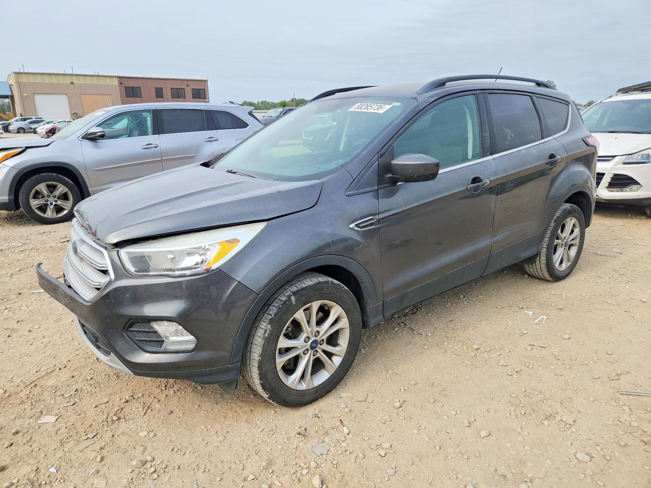 2018 Ford Escape SE, VIN 1FMCU9GD2JUB24789 — Front end