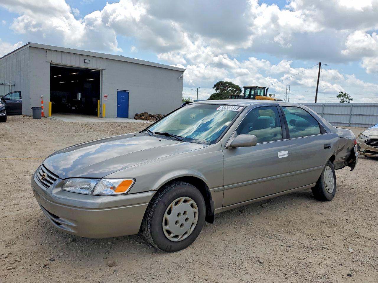 1997 Toyota Camry LE, VIN 4T1BG22KXVU164138 — Rear end