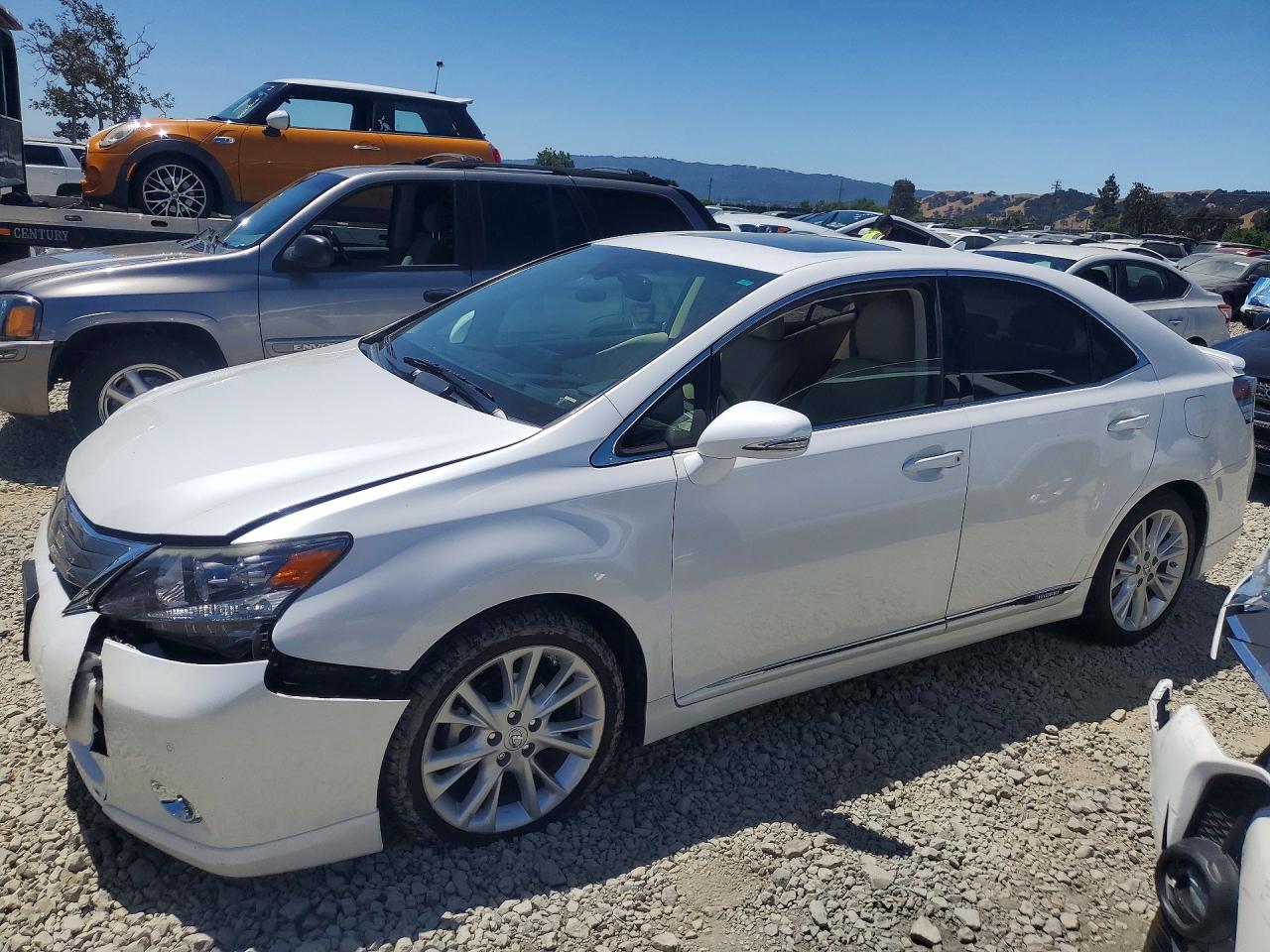2010 Lexus HS 250h Premium, VIN JTHBB1BA0A2007209 — Front end