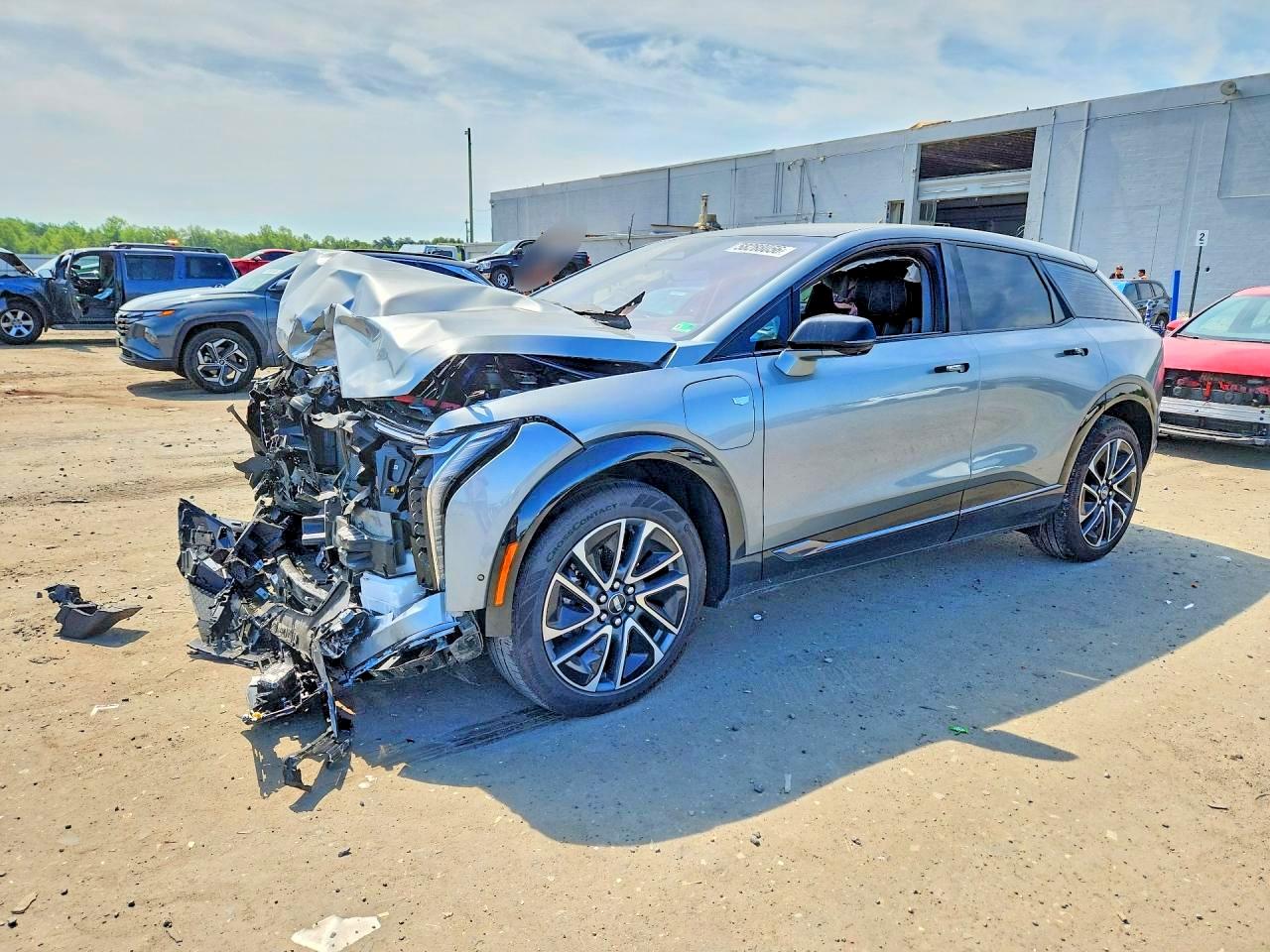 2025 Cadillac Optiq Sport, VIN 3GYK3EMR2SS203810 — Перед