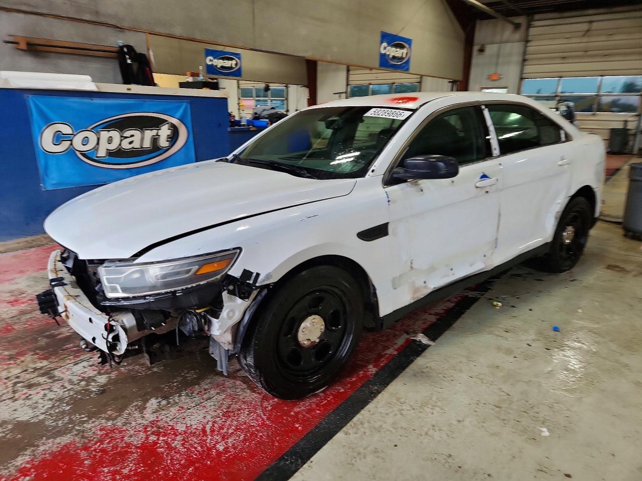 2015 Ford Police Interceptor, VIN 1FAHP2MK1FG157290 — Front end