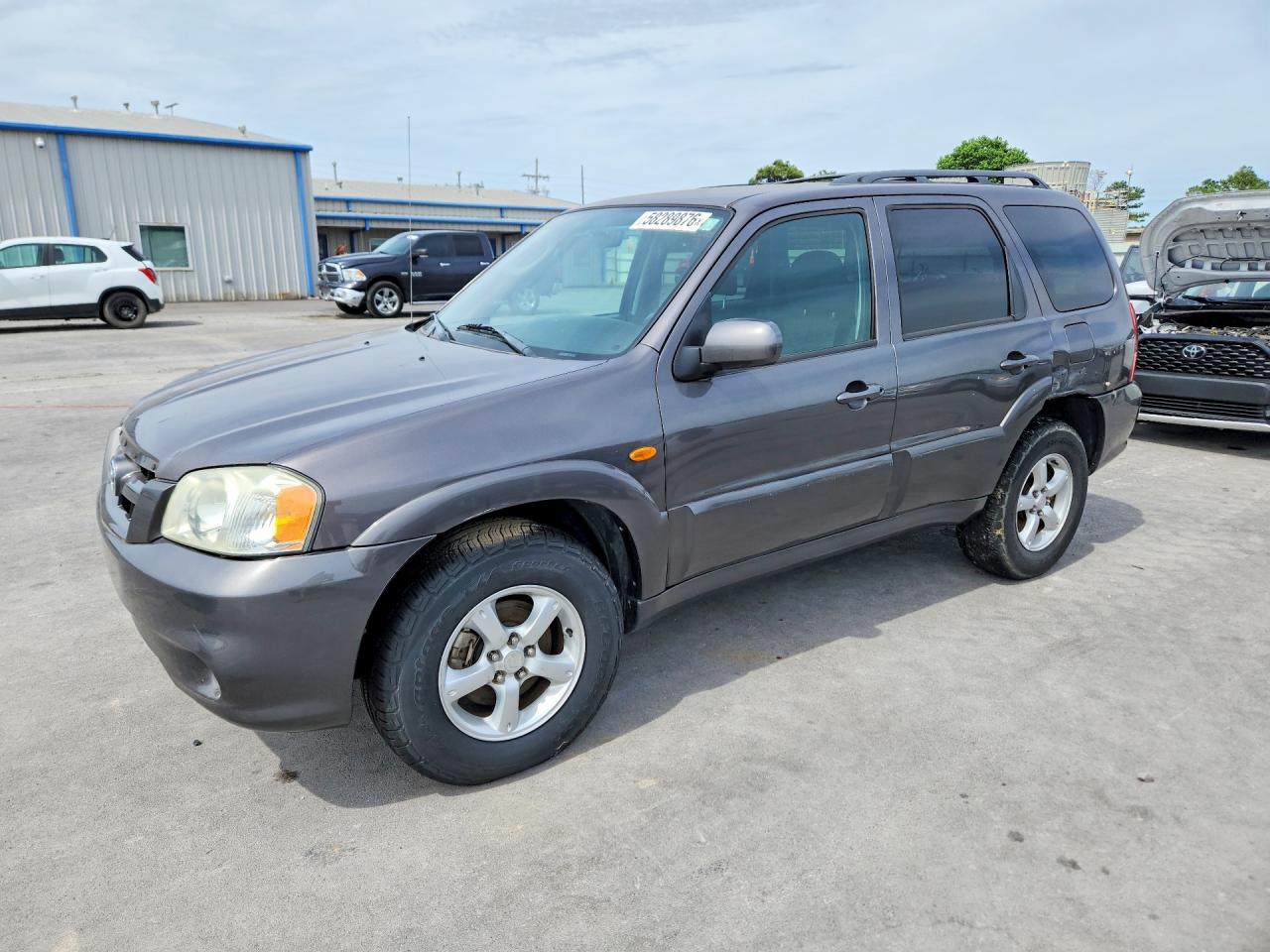 2005 Mazda Tribute S, VIN 4F2YZ04175KM09765 — Side