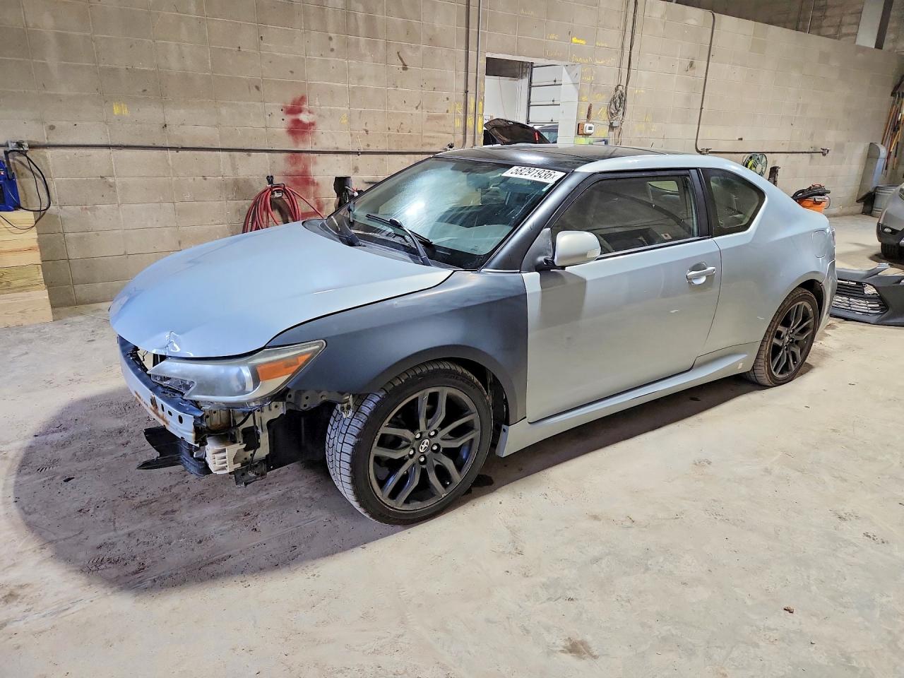 2014 Scion tC, VIN JTKJF5C73E3071491 — Front end