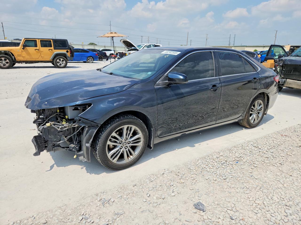 2016 Toyota Camry XSE, VIN 4T1BF1FK2GU123593 — Front end