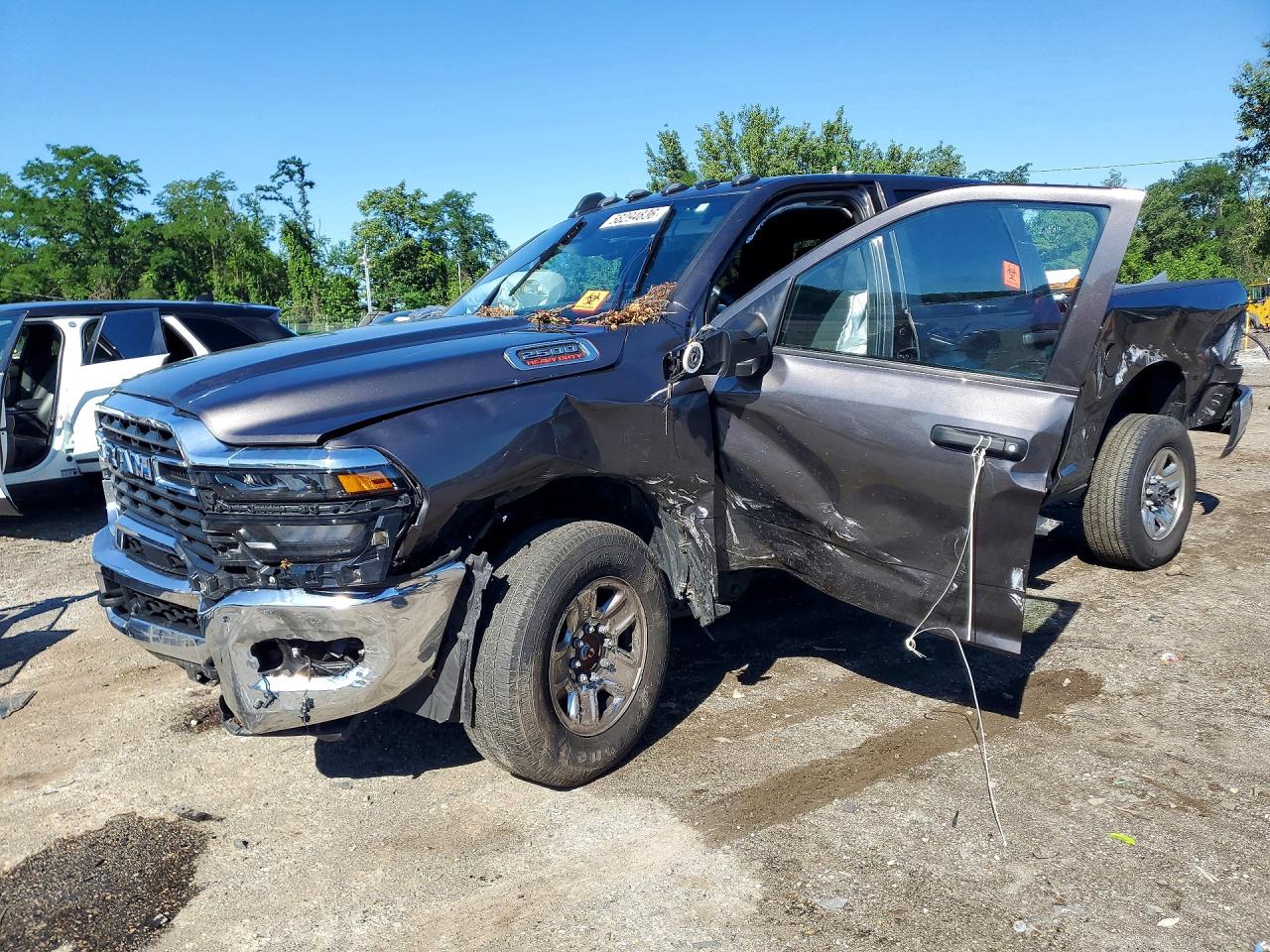 2025 Ram 2500 Tradesman, VIN 3C6UR5CJ5SG523089 — Бок