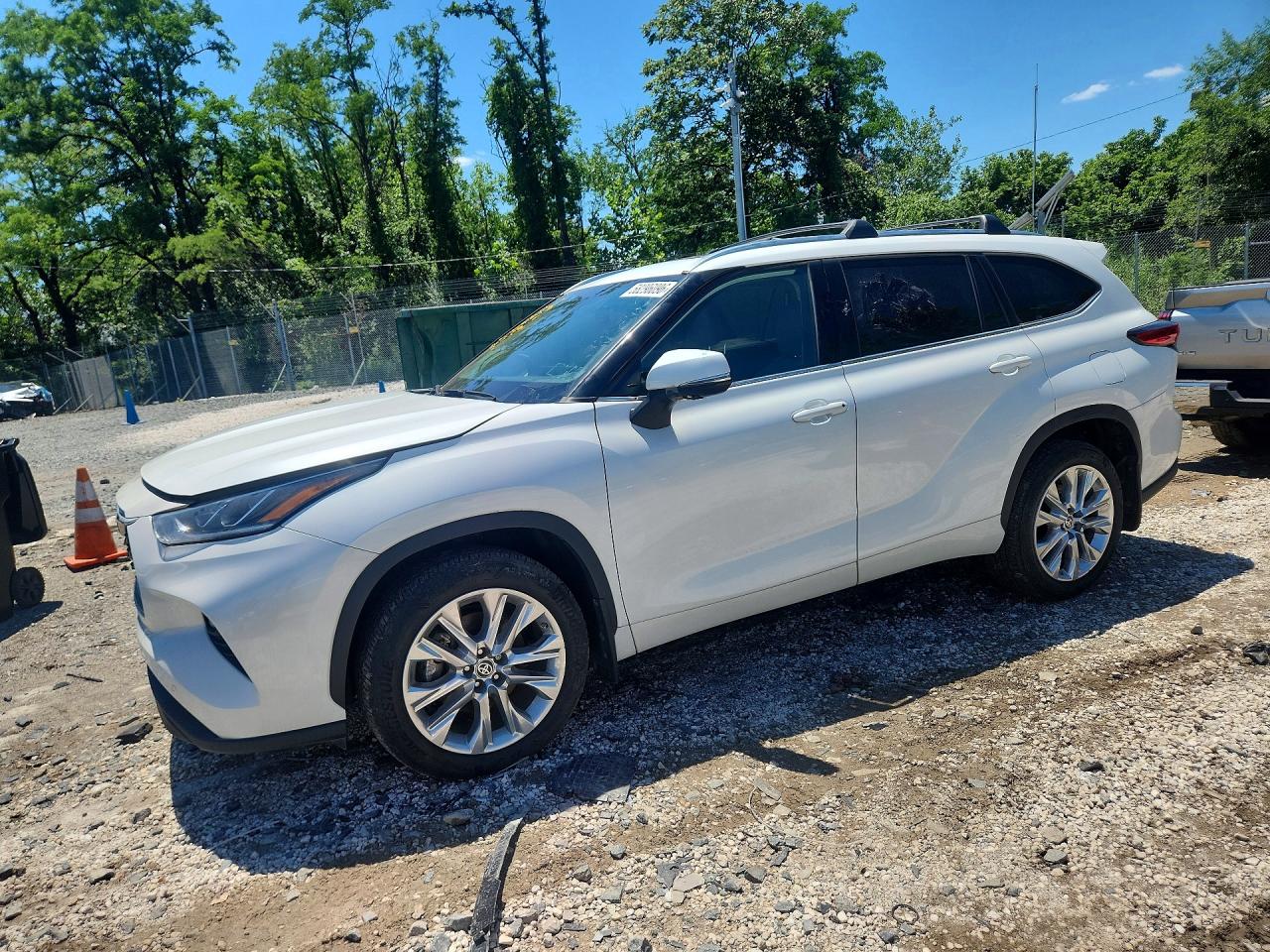 2023 Toyota Highlander Platinum, VIN 5TDKDRBH5PS020580 — Missing or altered VIN
