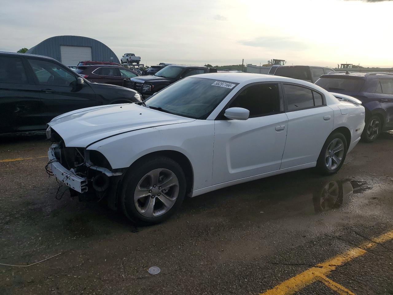 2011 Dodge Charger SE, VIN 2B3CL3CGXBH532290 — Front end