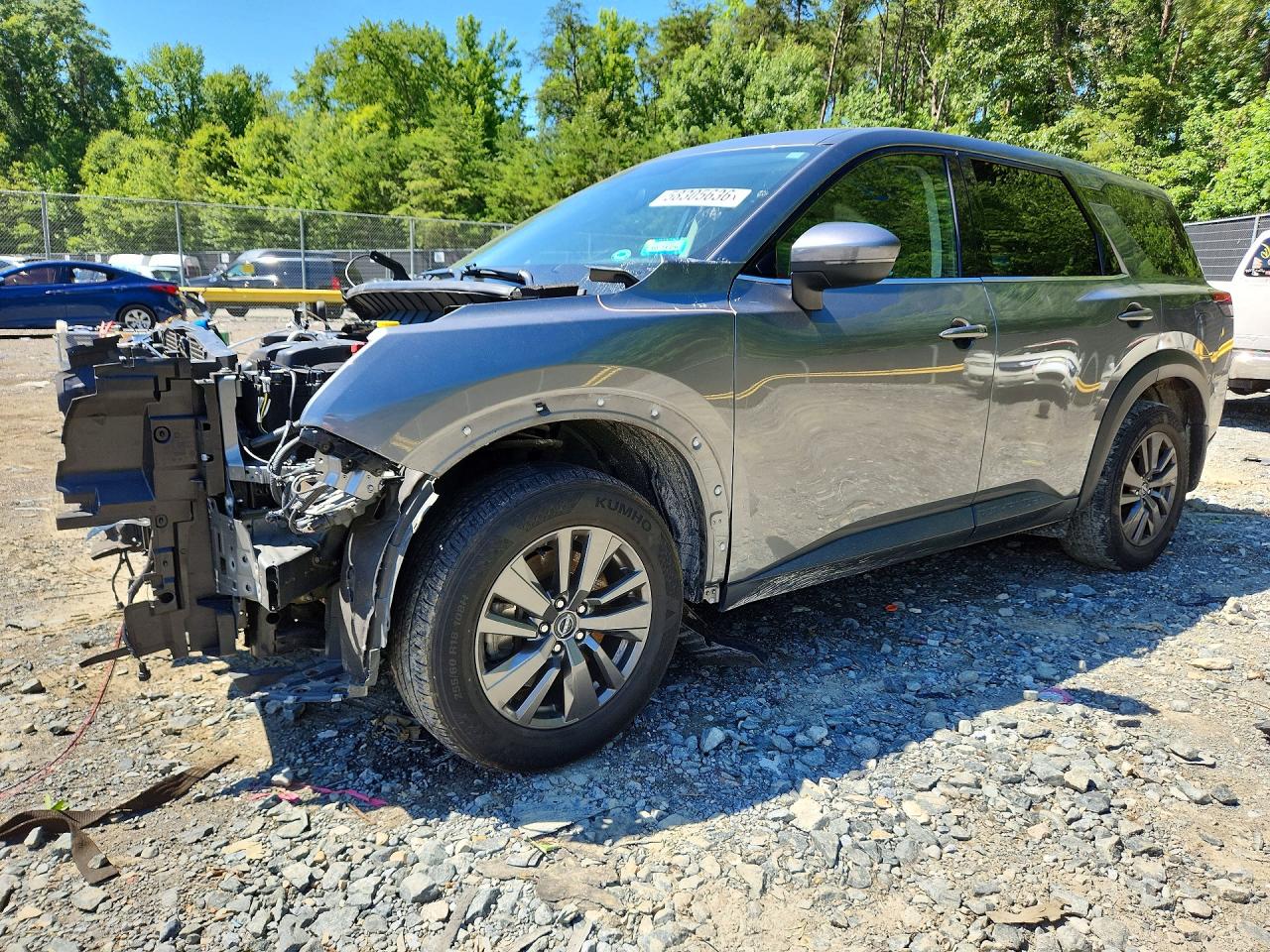 2022 Nissan Pathfinder S, VIN 5N1DR3AC3NC252912 — Front end