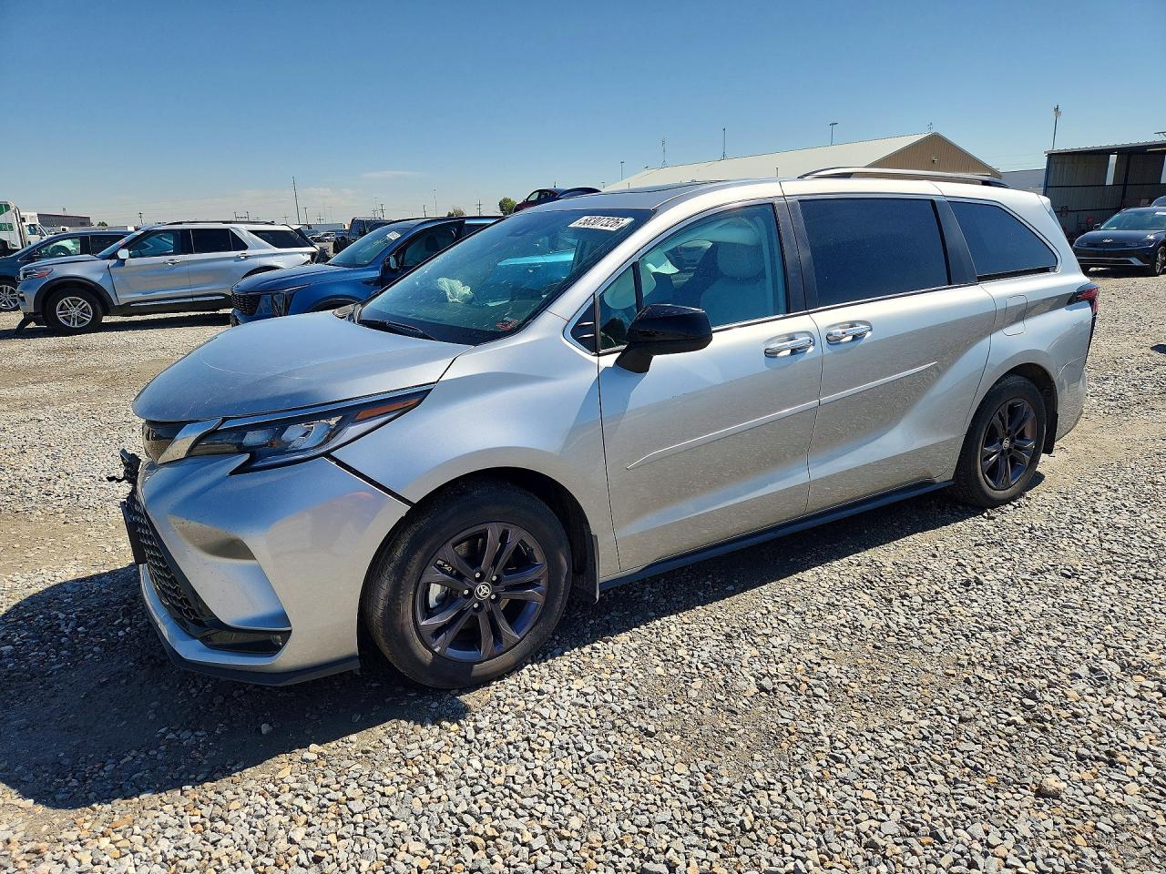 2024 Toyota Sienna XSE, VIN 5TDDSKFC3RS146332 — Перед