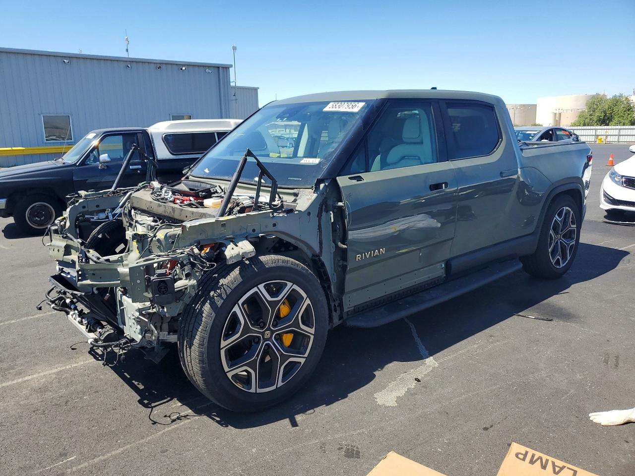 2022 Rivian R1T Launch Edition, VIN 7FCTGAAL7NN010598 — Front end