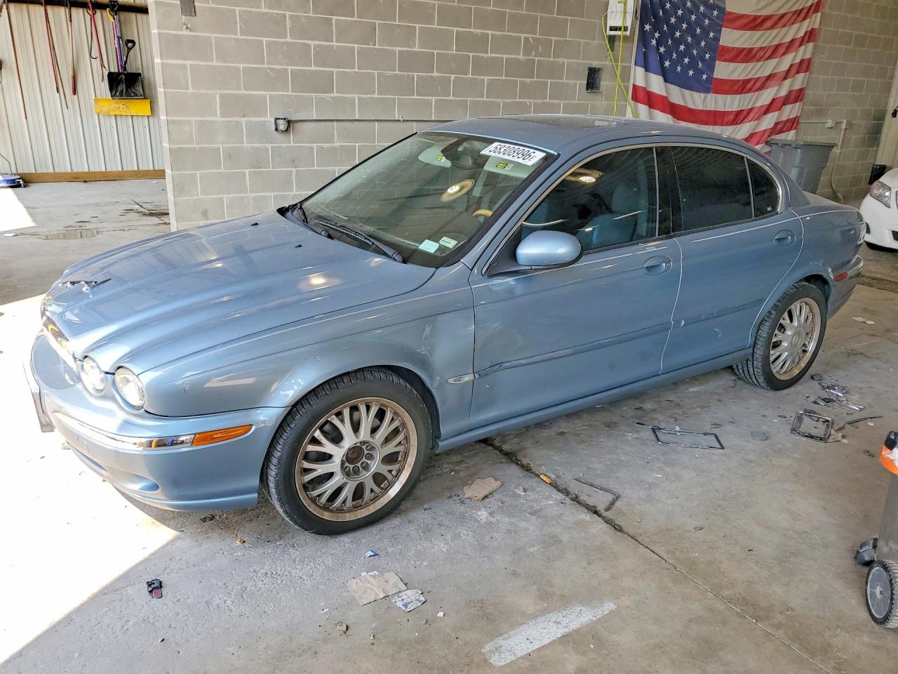 2004 Jaguar X-Type, VIN SAJEA51C54WE05920 — Front end