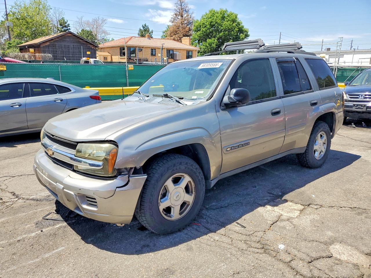 2002 Chevrolet TrailBlazer LS, VIN 1GNDT13S022346740 — Front end