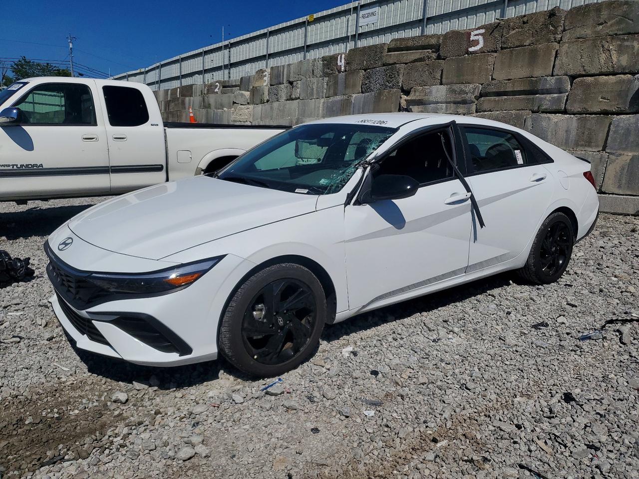 2026 Hyundai Elantra SEL Sport, VIN KMHLM4DG1TU125257 — Roof