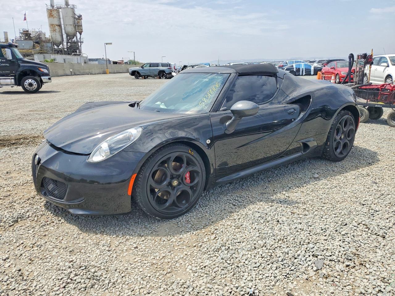 2016 Alfa Romeo 4C, VIN ZARBAAB44GM181317 — Front end
