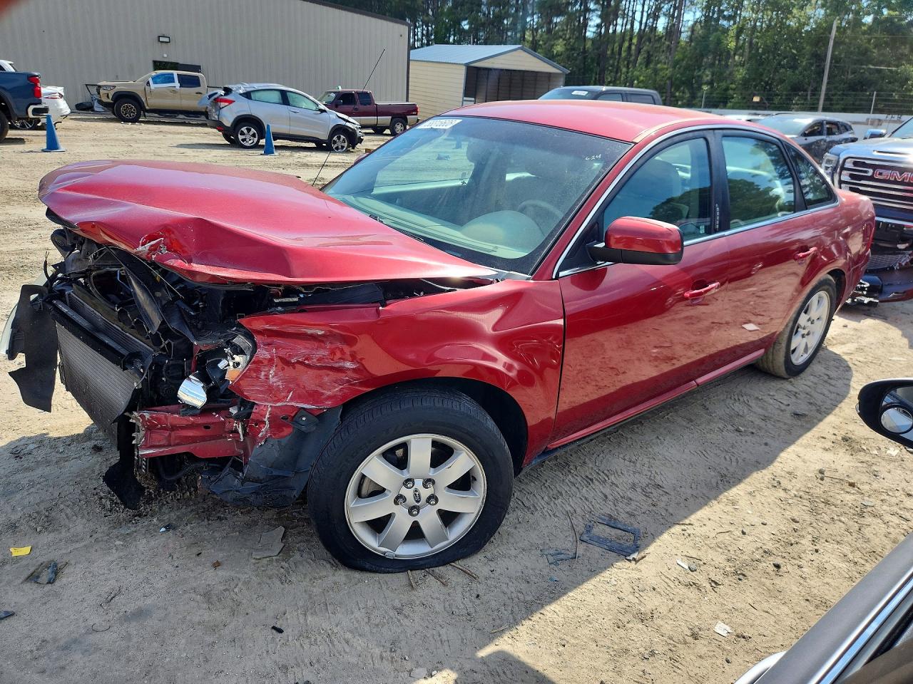 2007 Ford Five Hundred SEL, VIN 1FAHP24137G150138 — Front end