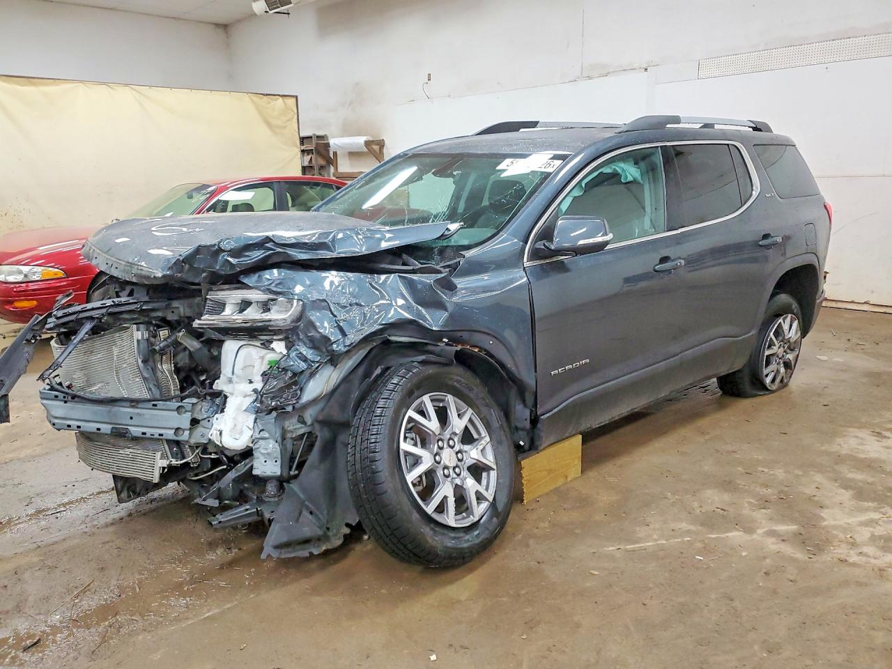 2020 GMC Acadia SLT, VIN 1GKKNULS3LZ205914 — Front end