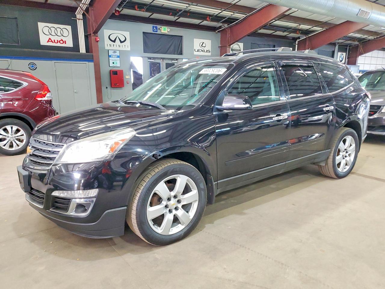 2017 Chevrolet Traverse LT, VIN 1GNKVGKD5HJ354547 — Minor dents and scratches