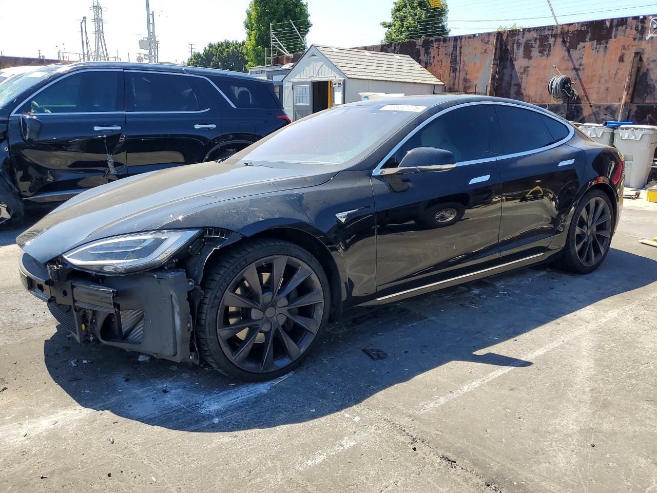 2019 Tesla Model S 75D, VIN 5YJSA1E20KF333860 — Front end