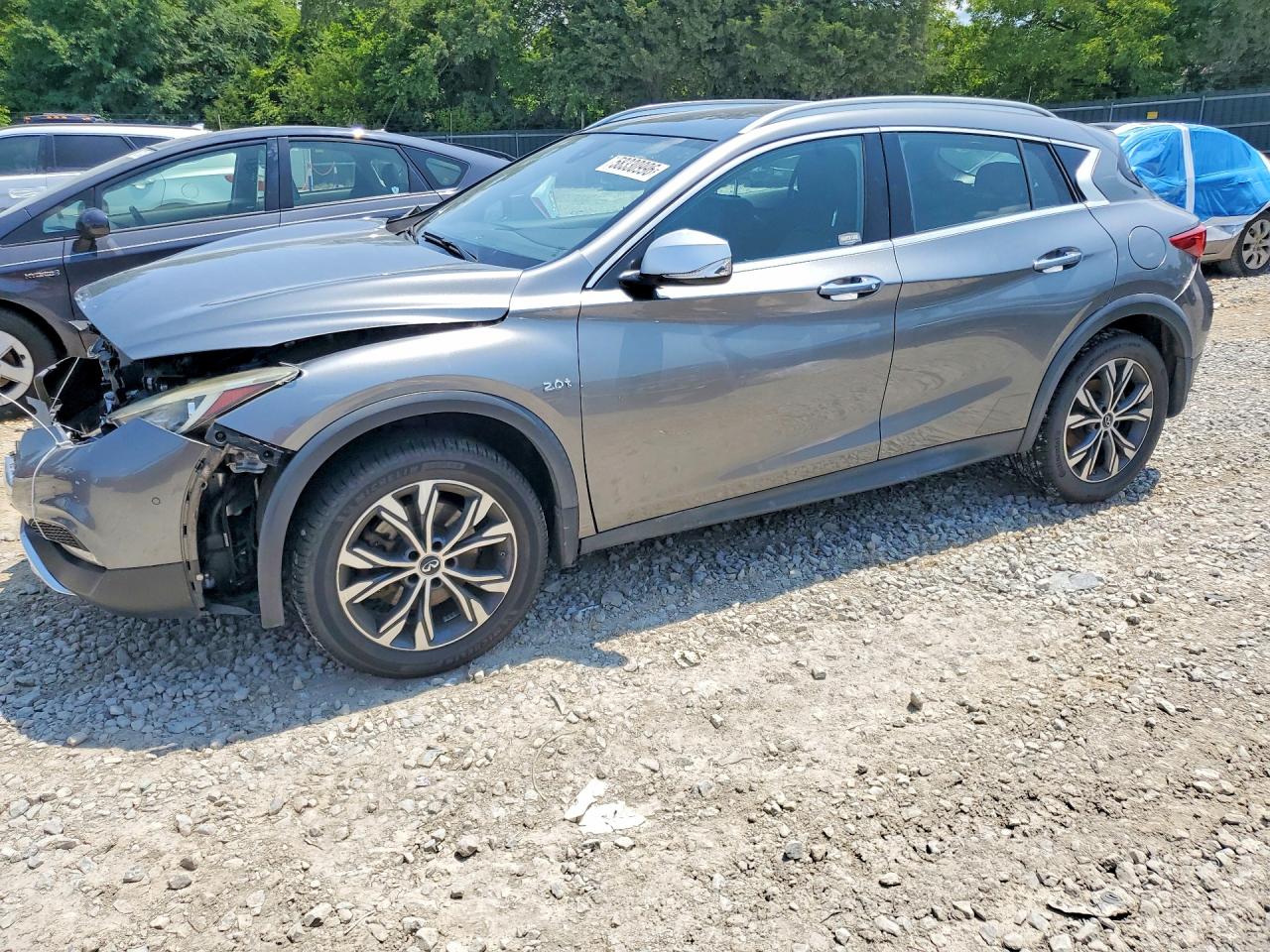 2017 Infiniti QX30 Premium, VIN SJKCH5CR4HA023619 — Front end