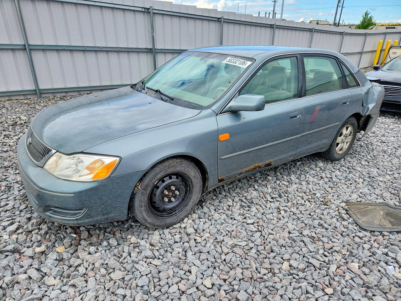 2001 Toyota Avalon XLS, VIN 4T1BF28B91U195353 — Rear end