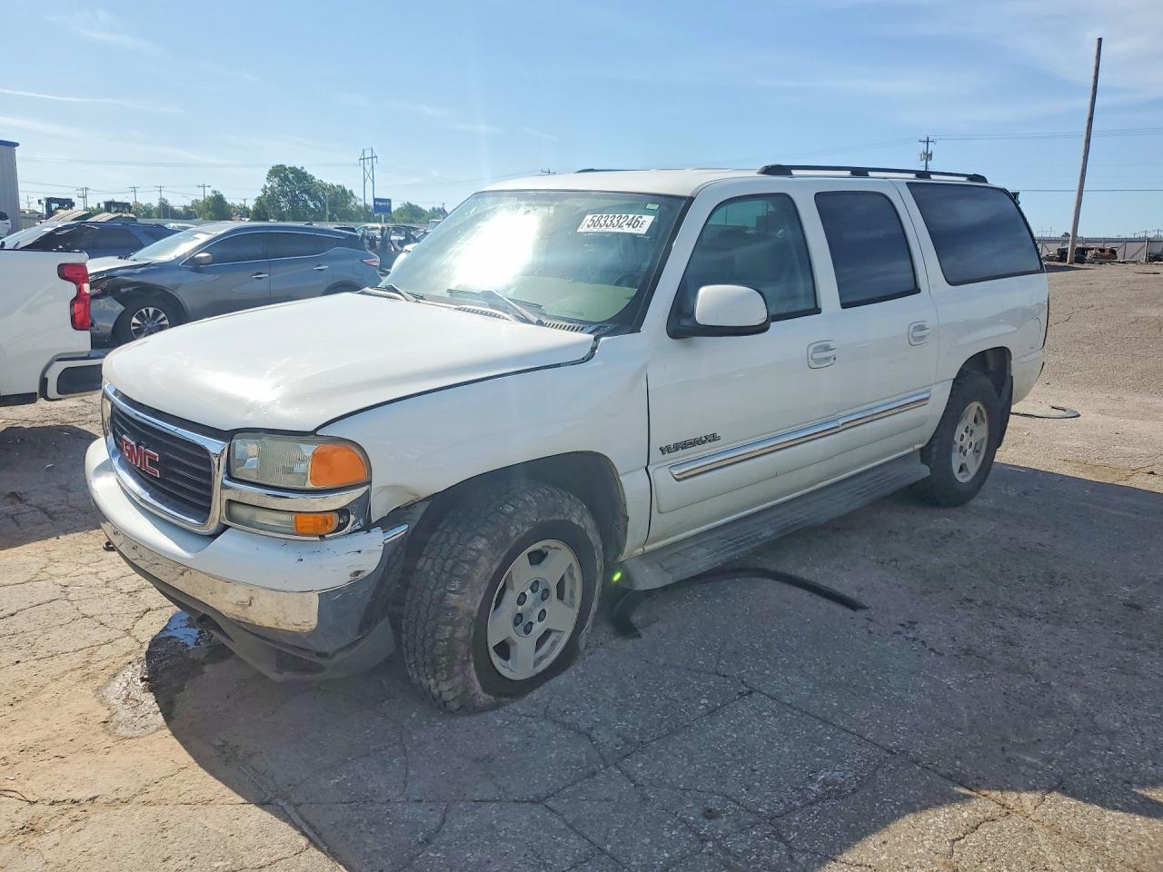 2005 GMC Yukon XL SLT, VIN 1GKFK16Z95J136276 — Front end
