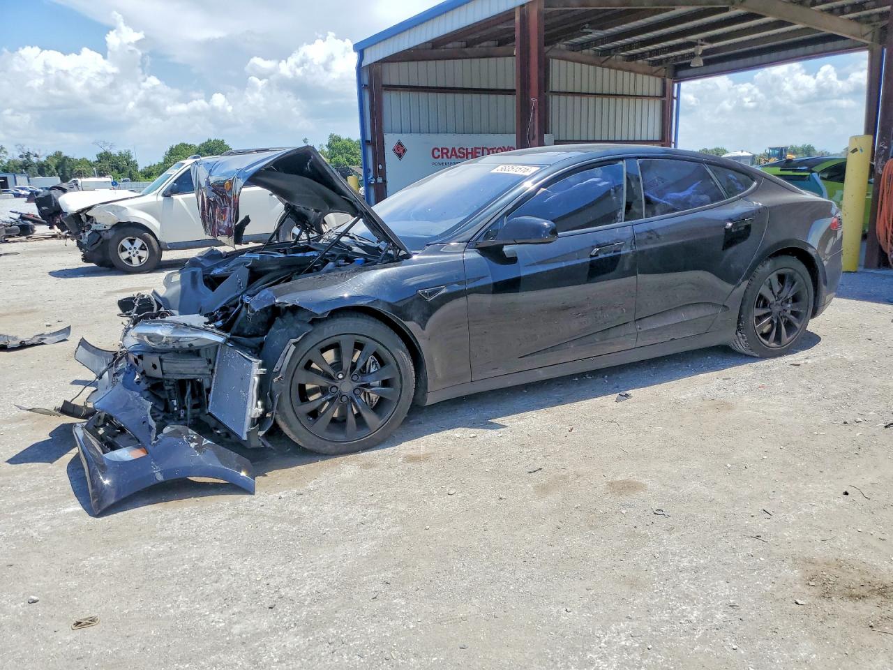 2015 Tesla Model S 85D, VIN 5YJSA1E23FF109617 — Перед
