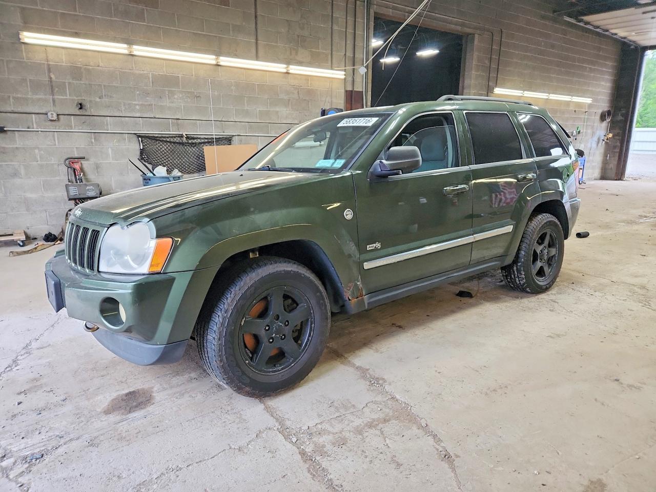 2006 Jeep Grand Cherokee Laredo, VIN 1J4HR48N66C341548 — Side