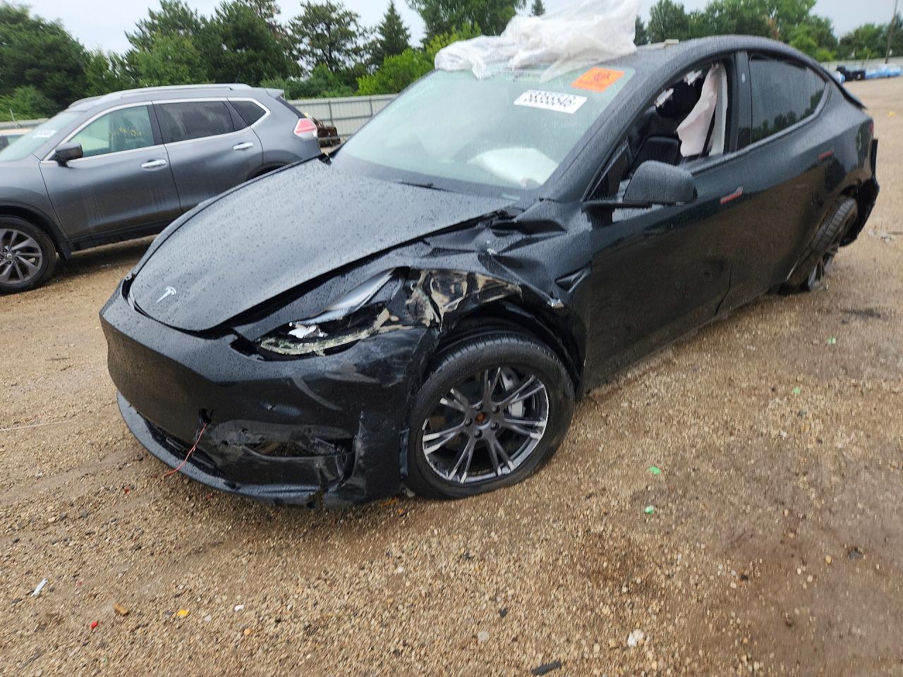 2025 Tesla Model Y Long Range, VIN 7SAYGDEE8SF258297 — All over