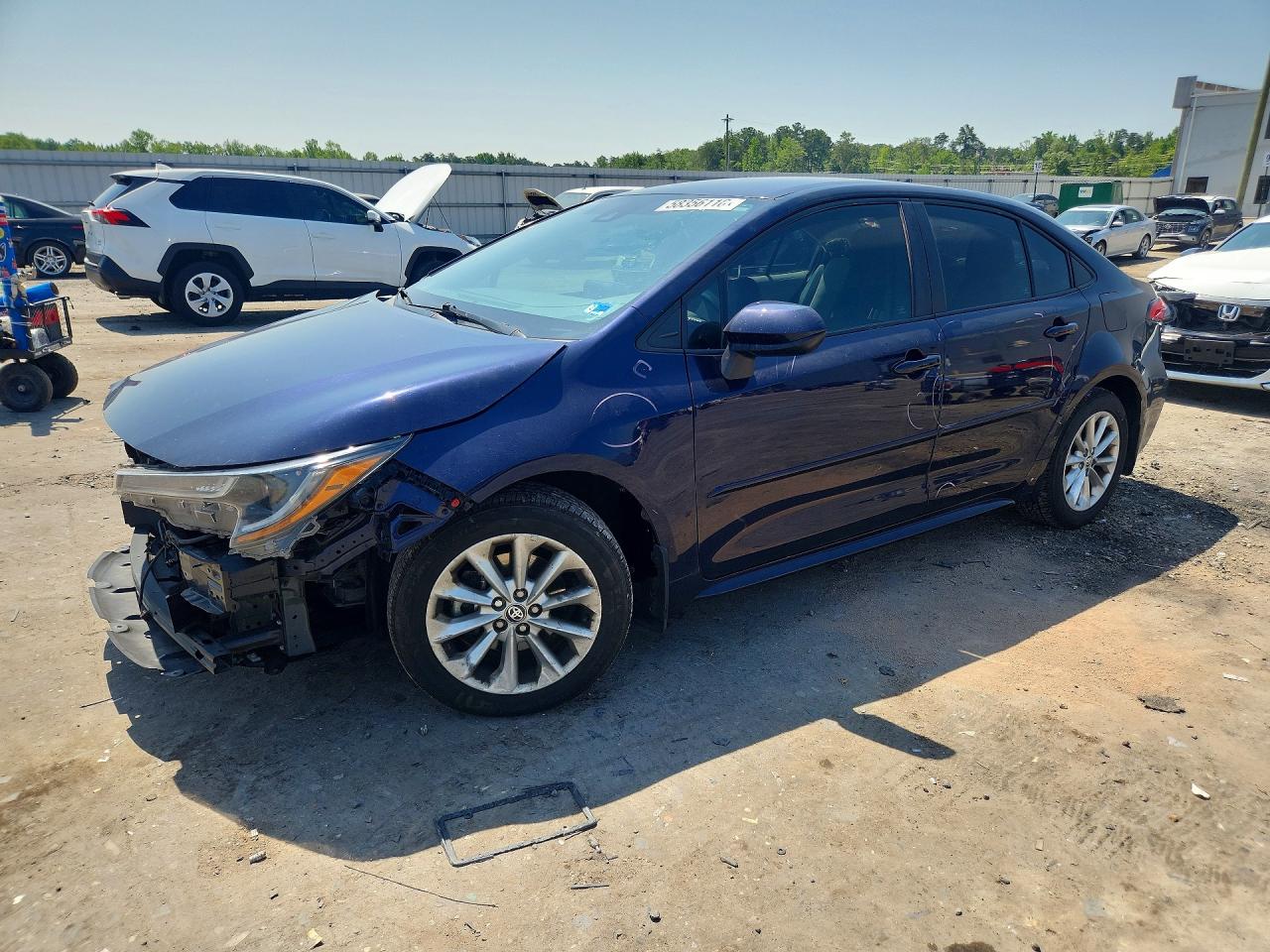 2021 Toyota Corolla LE, VIN 5YFVPMAE8MP231159 — Front end