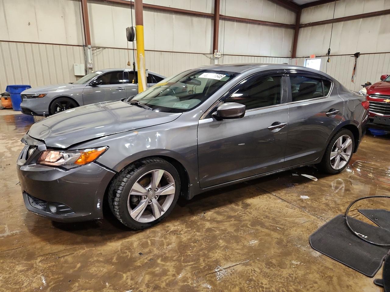 2013 Acura ILX Premium, VIN 19VDE1F51DE016421 — Front end