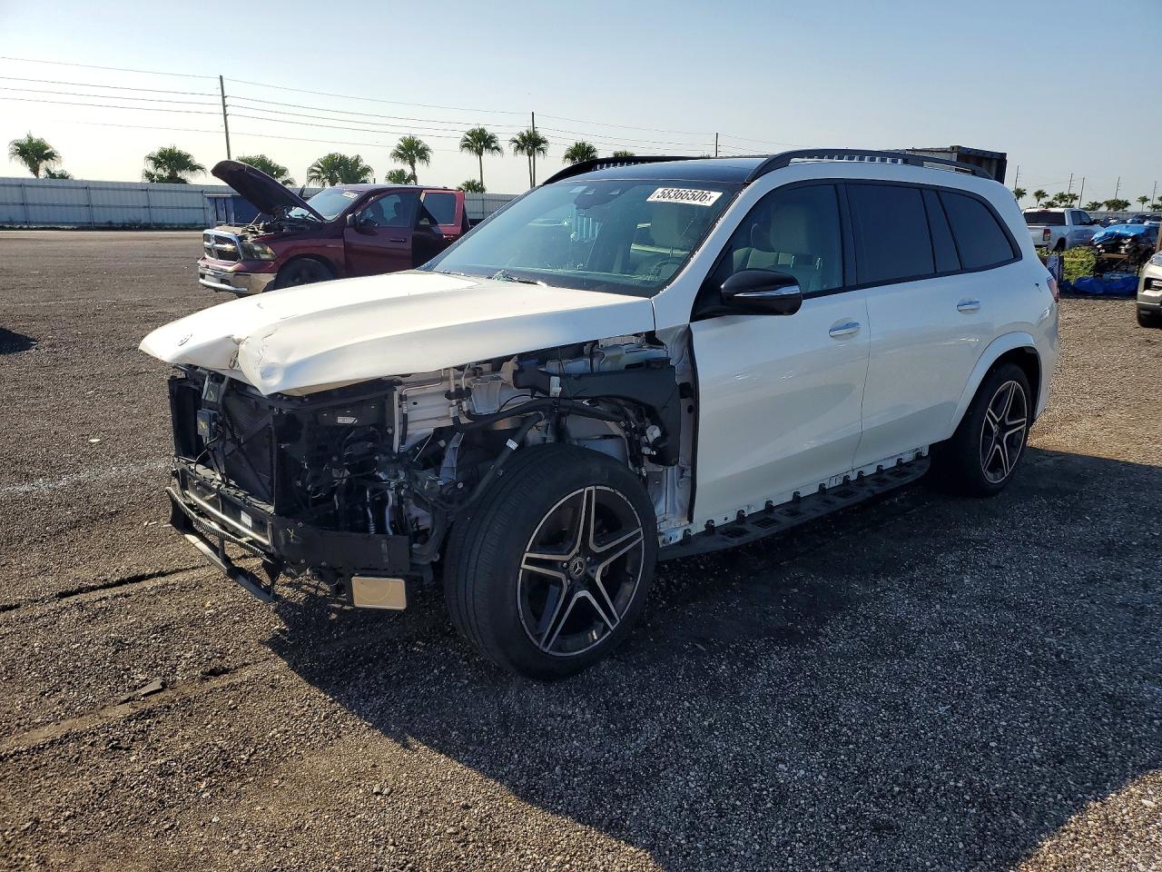 2024 Mercedes-Benz GLS 450, VIN 4JGFF5KE6RB070825 — Front end